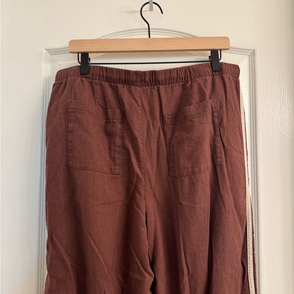 GAP Pull-on Wide Leg Pants with Cream Side Stripes - Picture 5 of 10